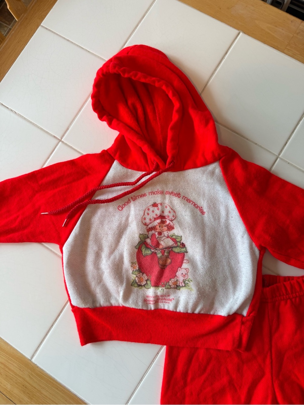 Vintage Toddler Girls Strawberry Shortcake Matching Hoodie Pants Track Set 1980s - Picture 2 of 13